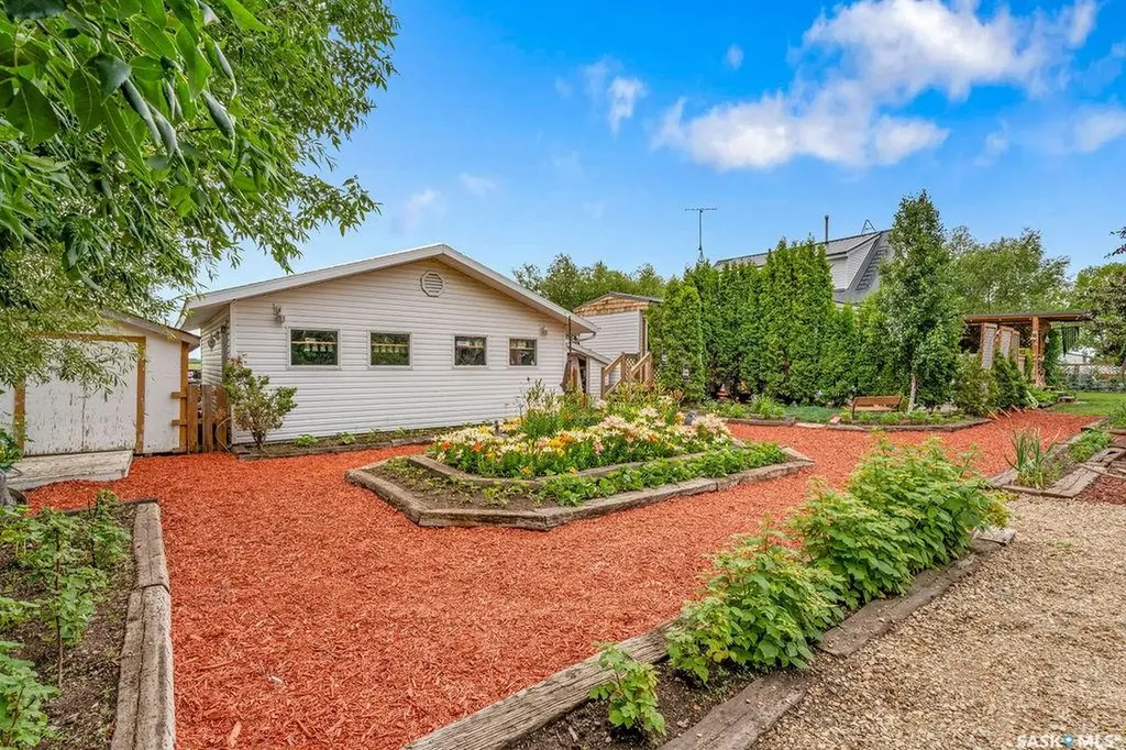 111 Main Street Fletts Springs Rm No. 429 SK S0K 3V0