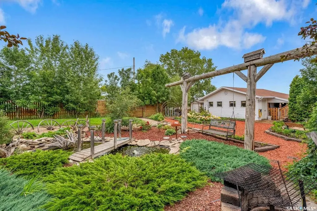 111 Main Street Fletts Springs Rm No. 429 SK S0K 3V0