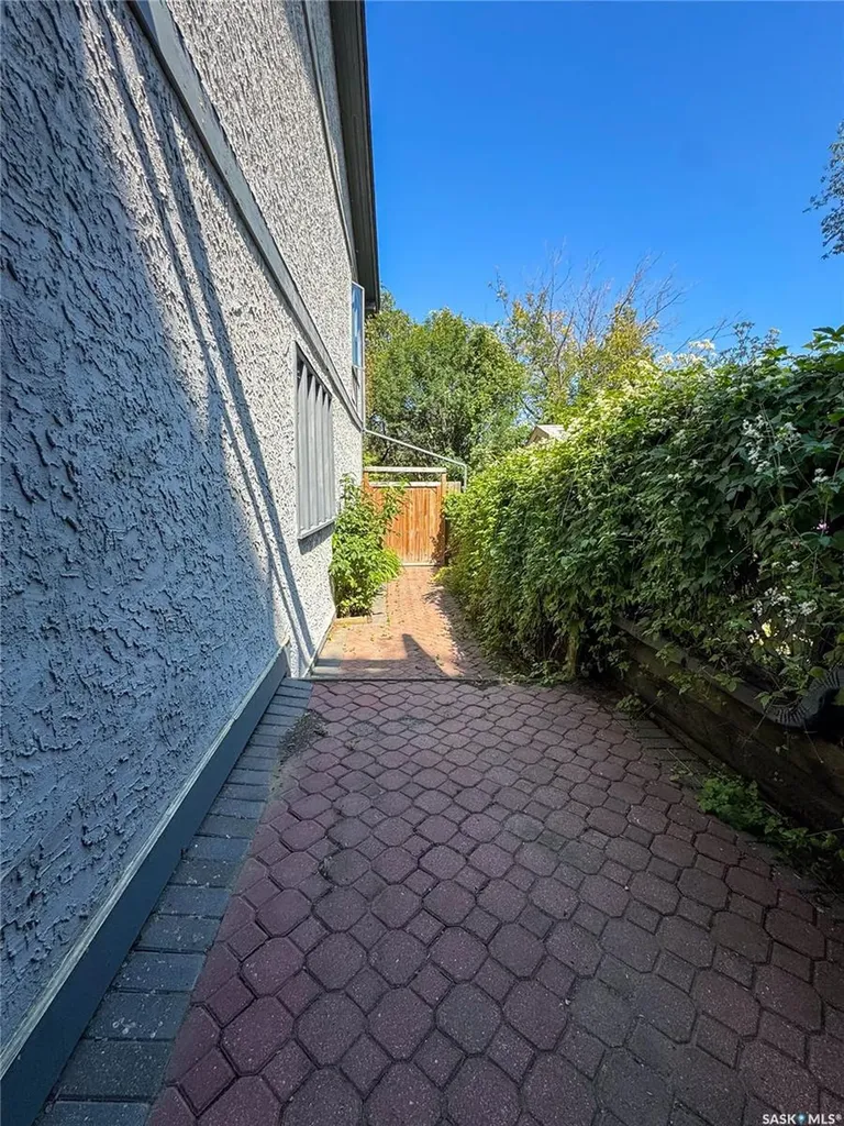 407 18th Street W Prince Albert SK S6V 4A4