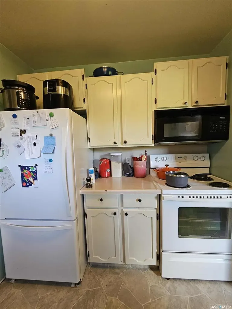 300 4th Street Bredenbury SK S0A 0H0