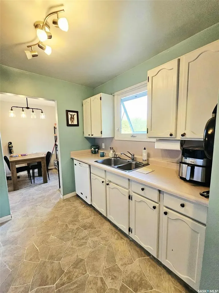 300 4th Street Bredenbury SK S0A 0H0