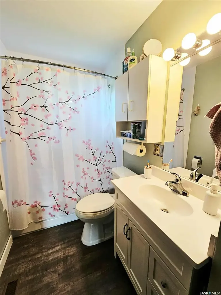 300 4th Street Bredenbury SK S0A 0H0