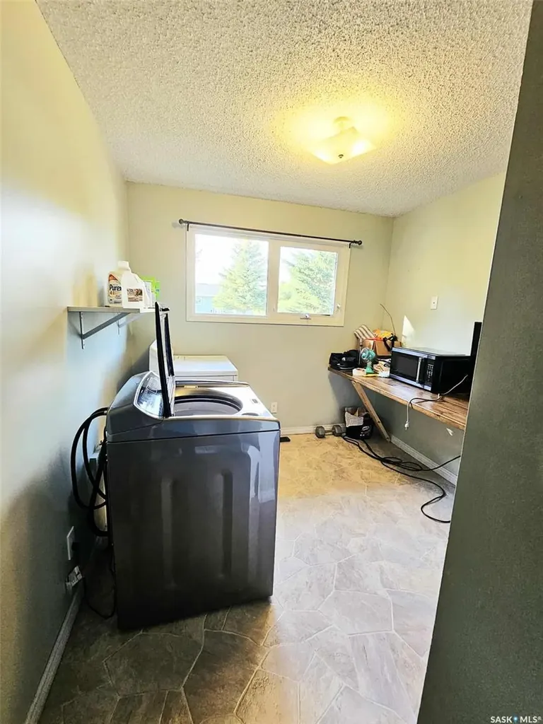 300 4th Street Bredenbury SK S0A 0H0