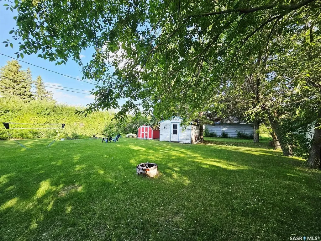 300 4th Street Bredenbury SK S0A 0H0