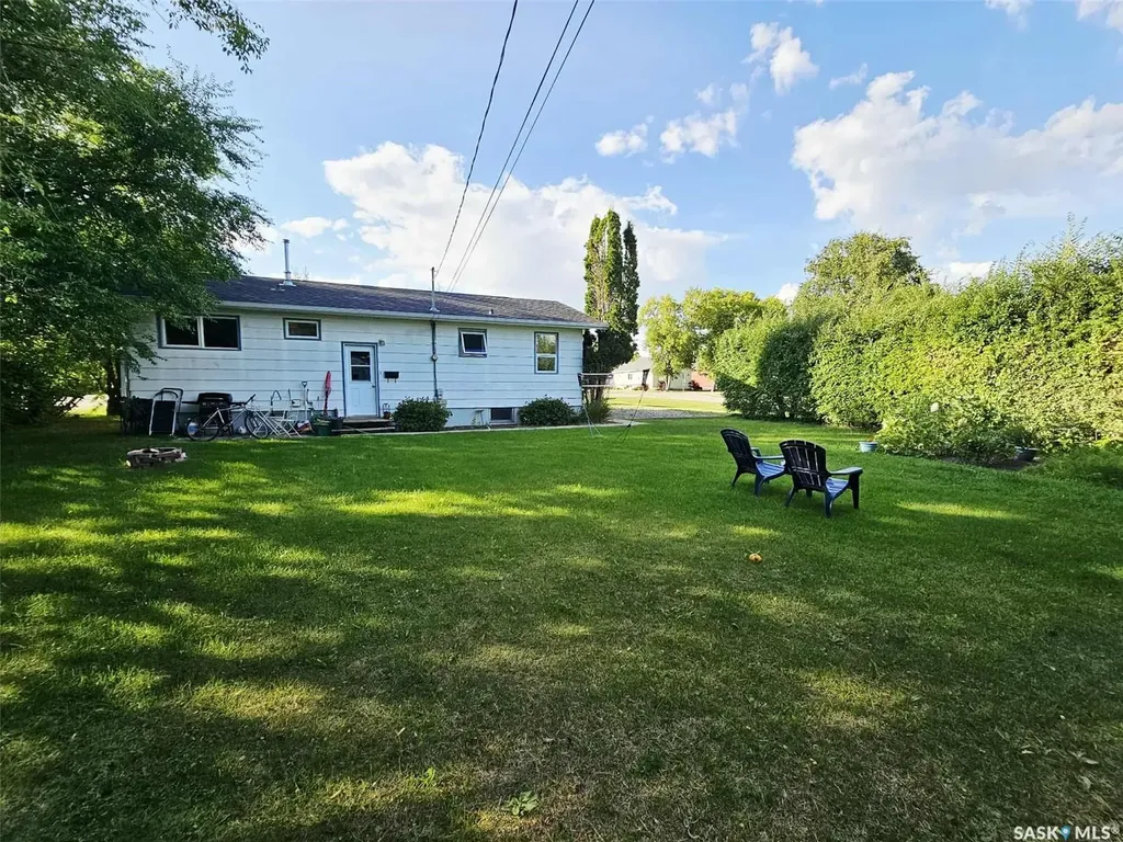 300 4th Street Bredenbury SK S0A 0H0