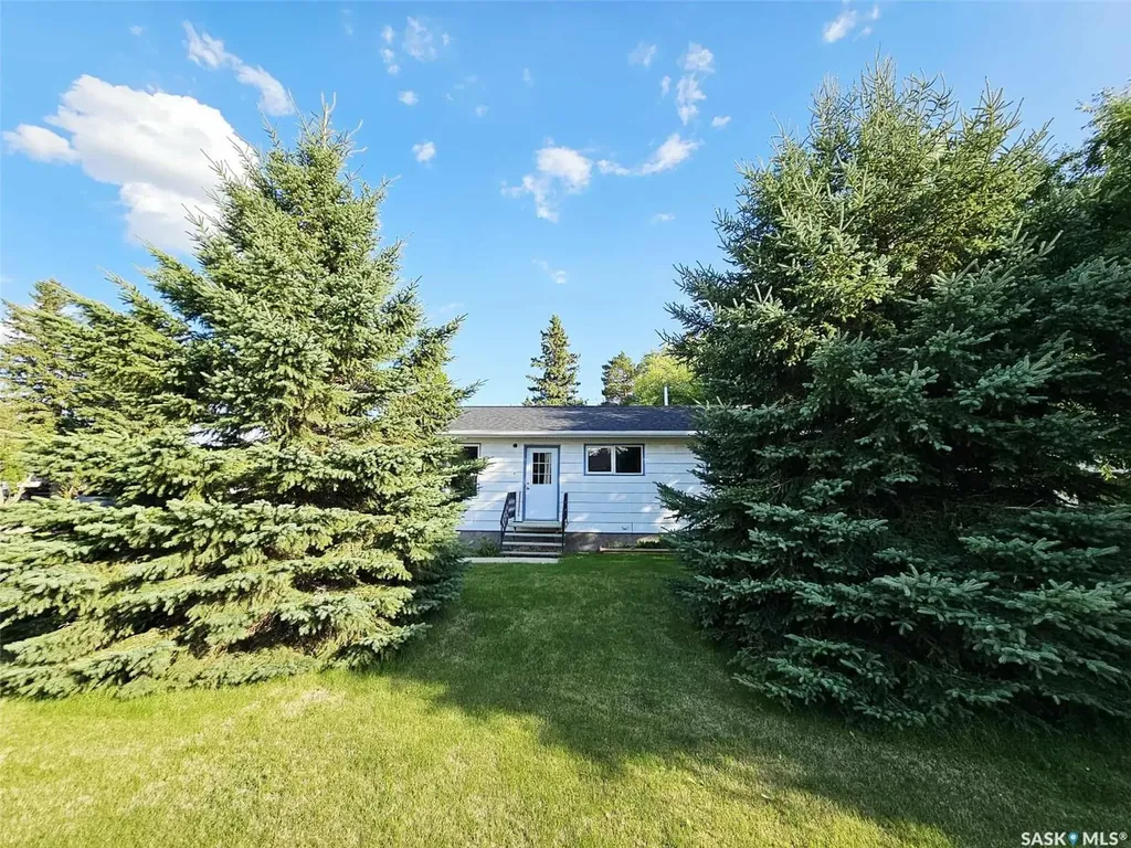 300 4th Street Bredenbury SK S0A 0H0