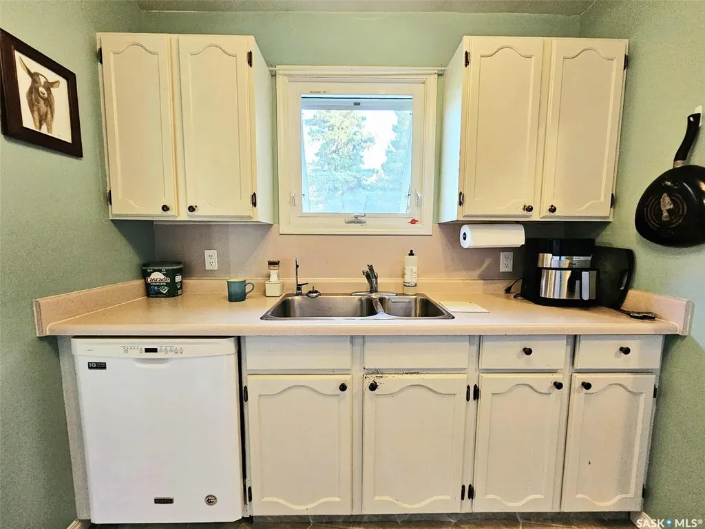 300 4th Street Bredenbury SK S0A 0H0