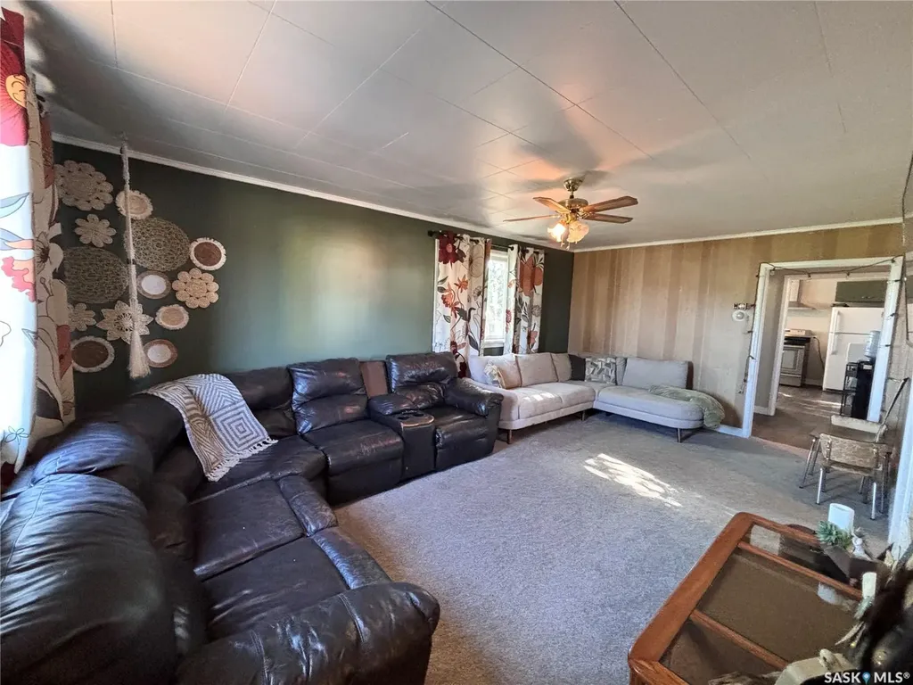 780 Railway Avenue Elbow SK S0H 1J0