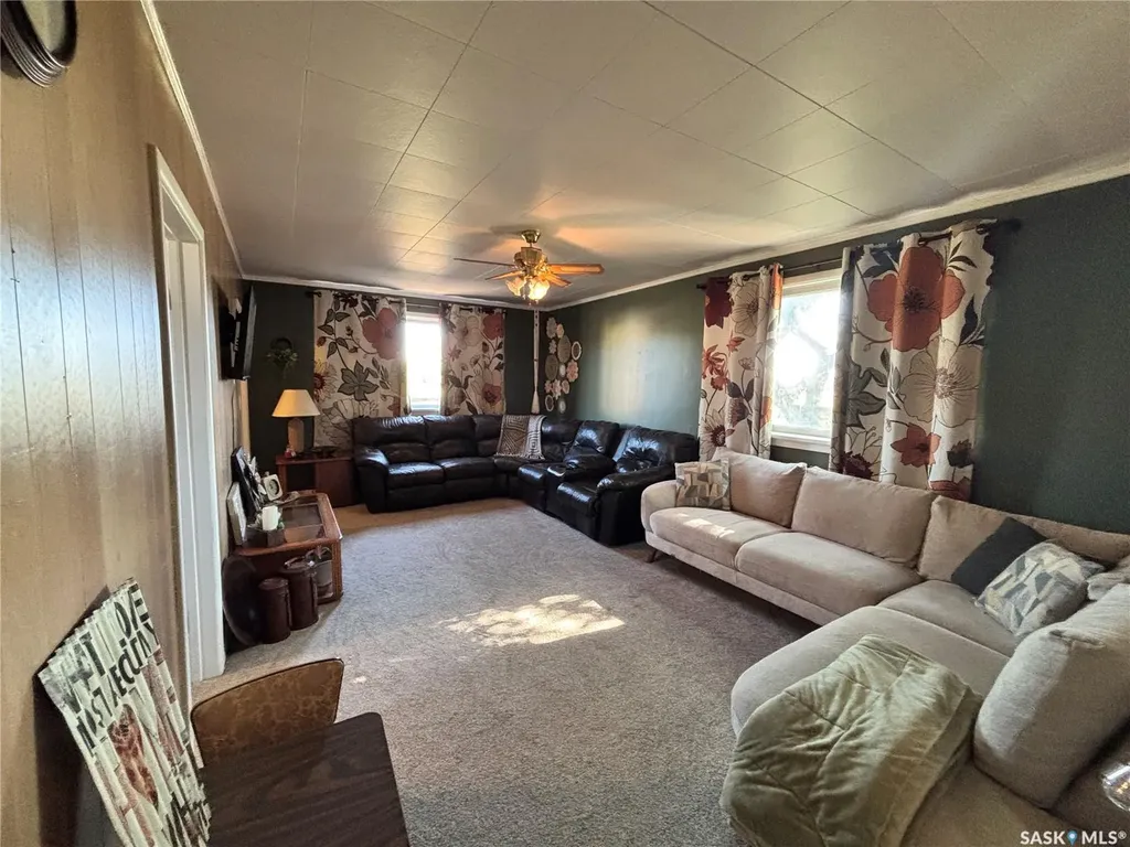 780 Railway Avenue Elbow SK S0H 1J0