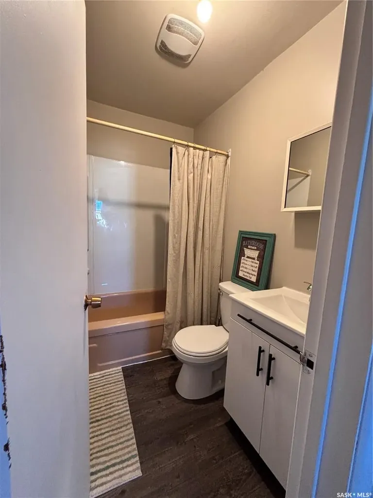 780 Railway Avenue Elbow SK S0H 1J0