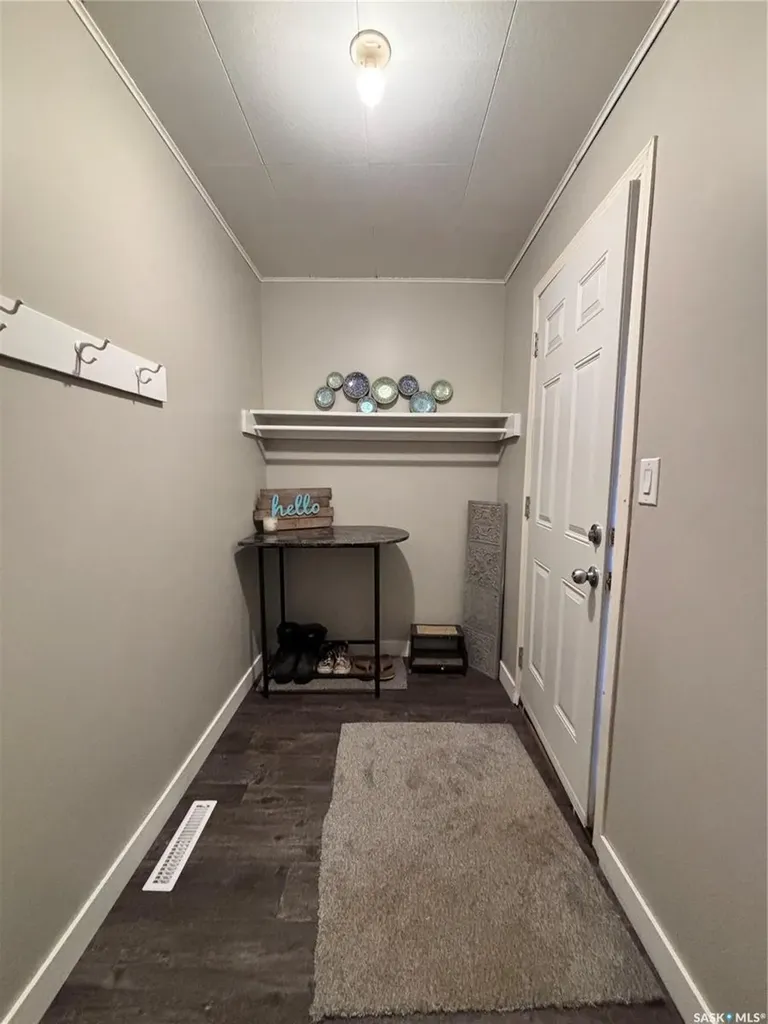 780 Railway Avenue Elbow SK S0H 1J0