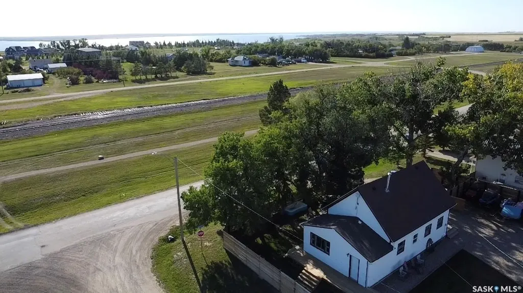 780 Railway Avenue Elbow SK S0H 1J0