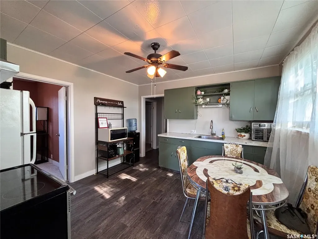 780 Railway Avenue Elbow SK S0H 1J0