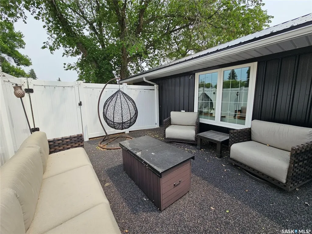 398 5th Avenue E Unity SK S0K 4L0