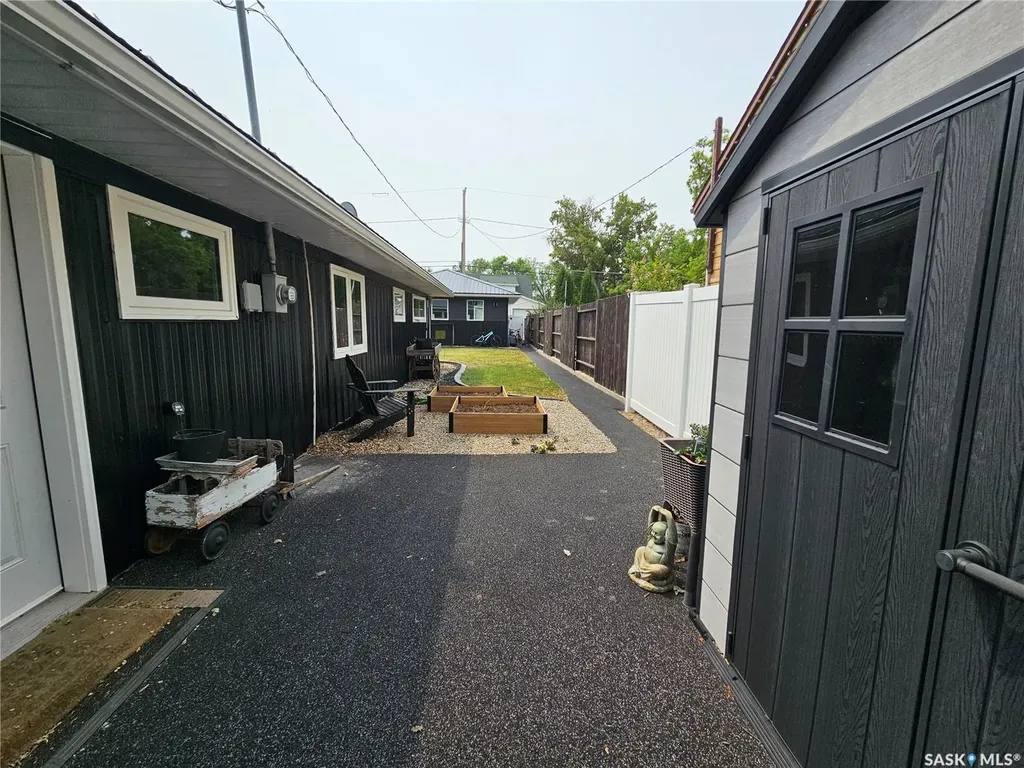 398 5th Avenue E Unity SK S0K 4L0
