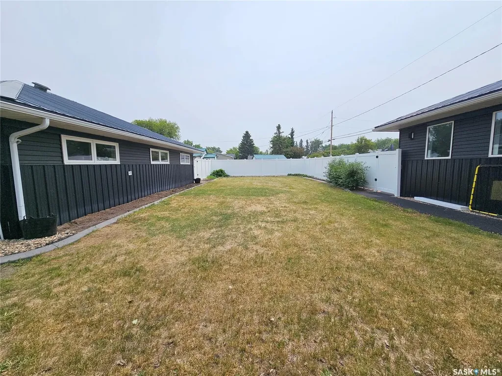398 5th Avenue E Unity SK S0K 4L0
