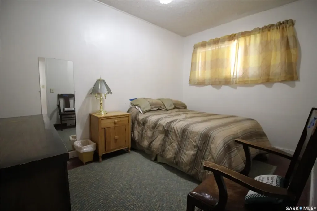 614 Front Street Eastend SK S0N 0T0