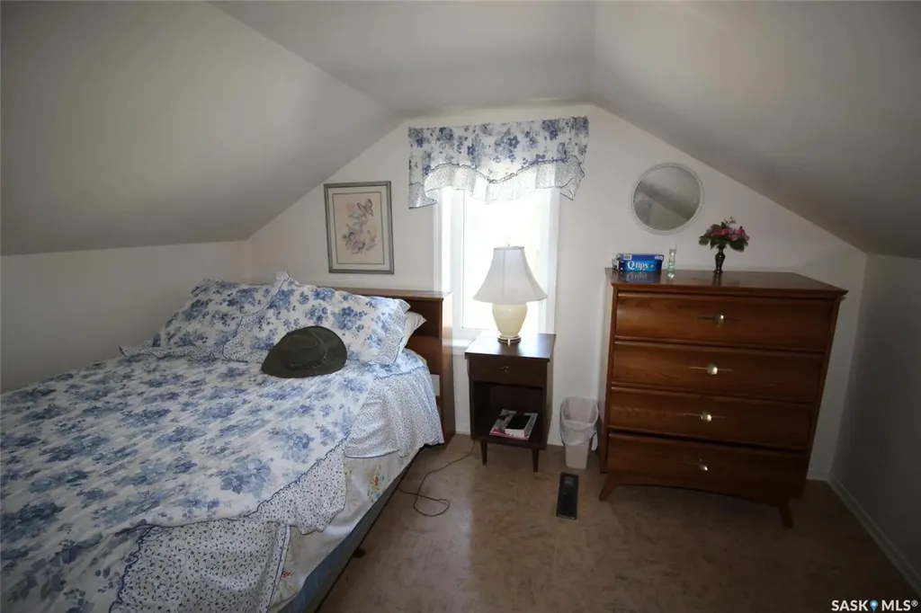 614 Front Street Eastend SK S0N 0T0