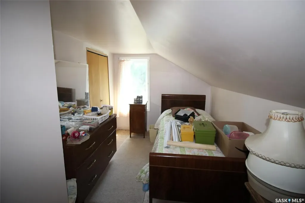 614 Front Street Eastend SK S0N 0T0