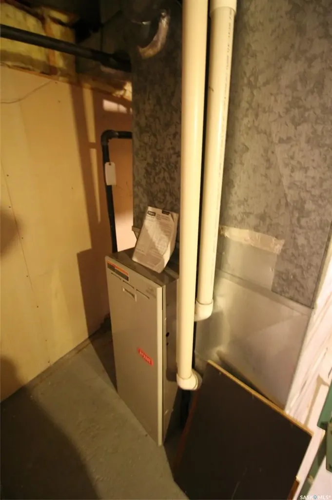 614 Front Street Eastend SK S0N 0T0