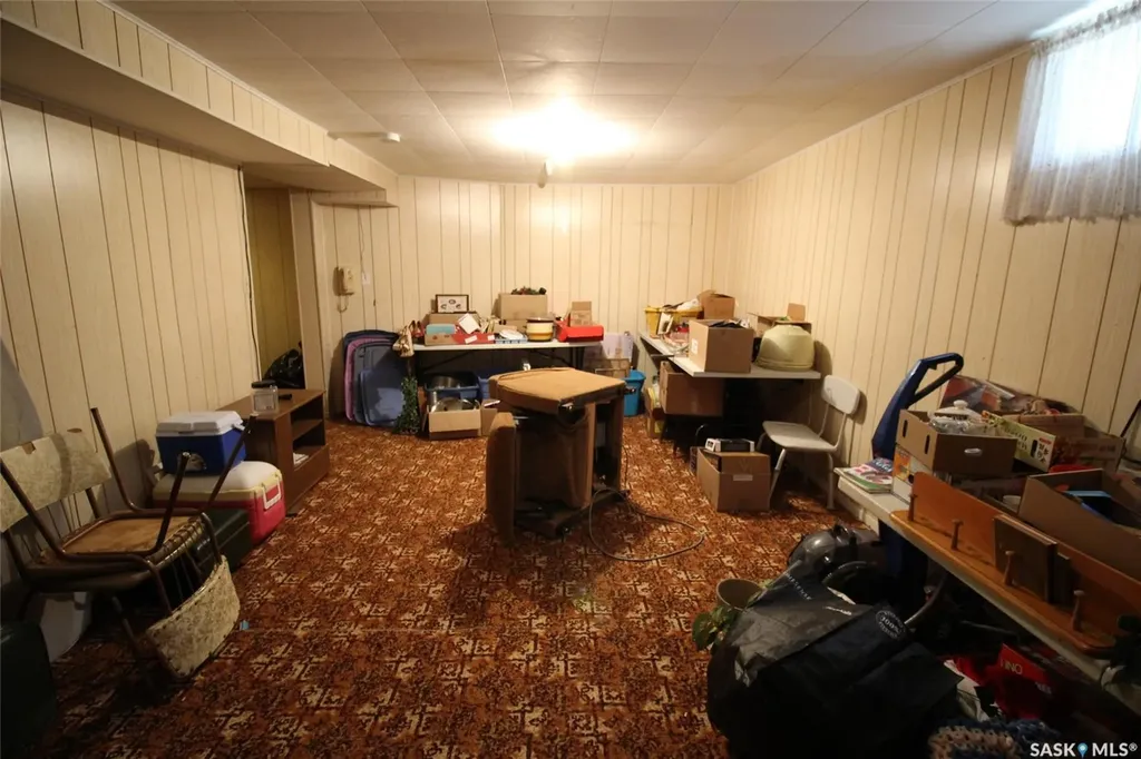 614 Front Street Eastend SK S0N 0T0