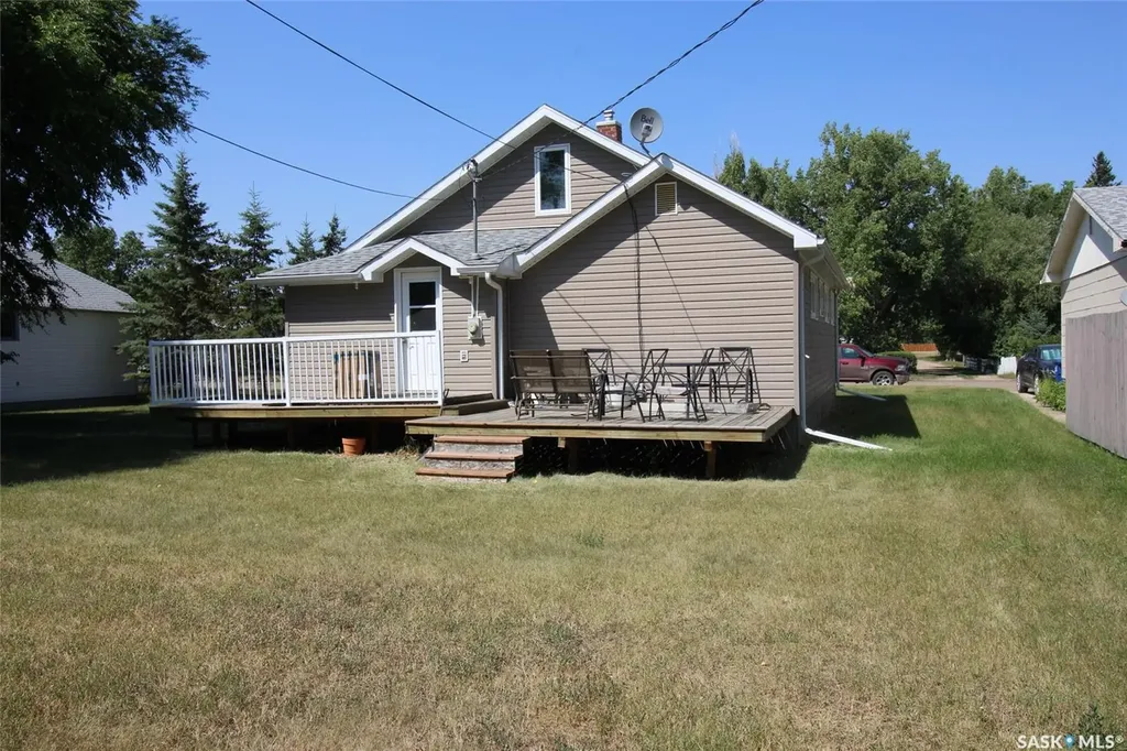 614 Front Street Eastend SK S0N 0T0