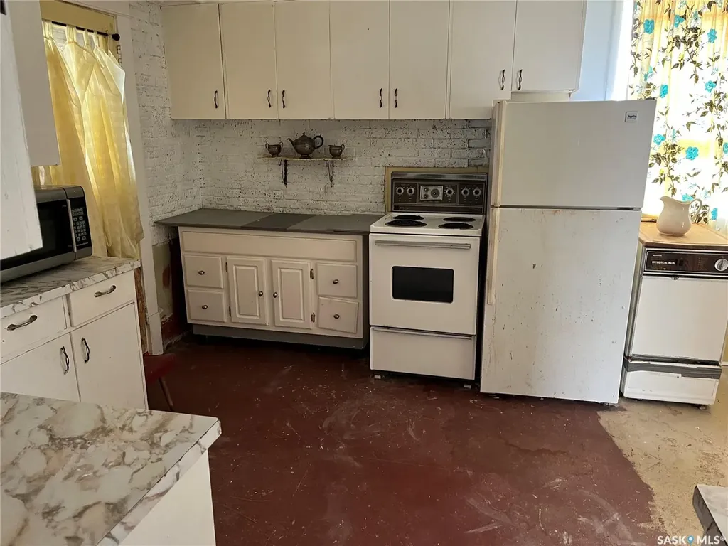 239 4th Avenue W Gravelbourg SK S0H 1X0