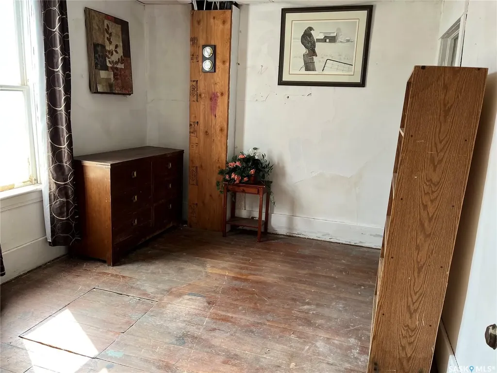 239 4th Avenue W Gravelbourg SK S0H 1X0