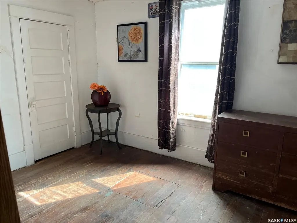 239 4th Avenue W Gravelbourg SK S0H 1X0