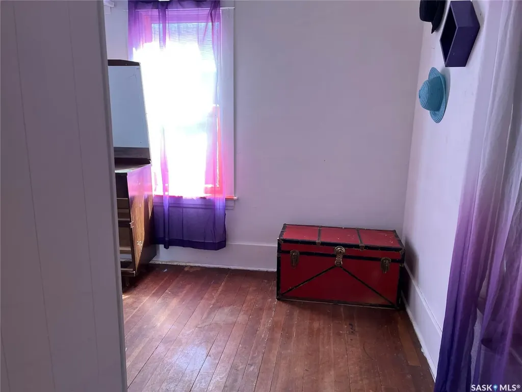 239 4th Avenue W Gravelbourg SK S0H 1X0