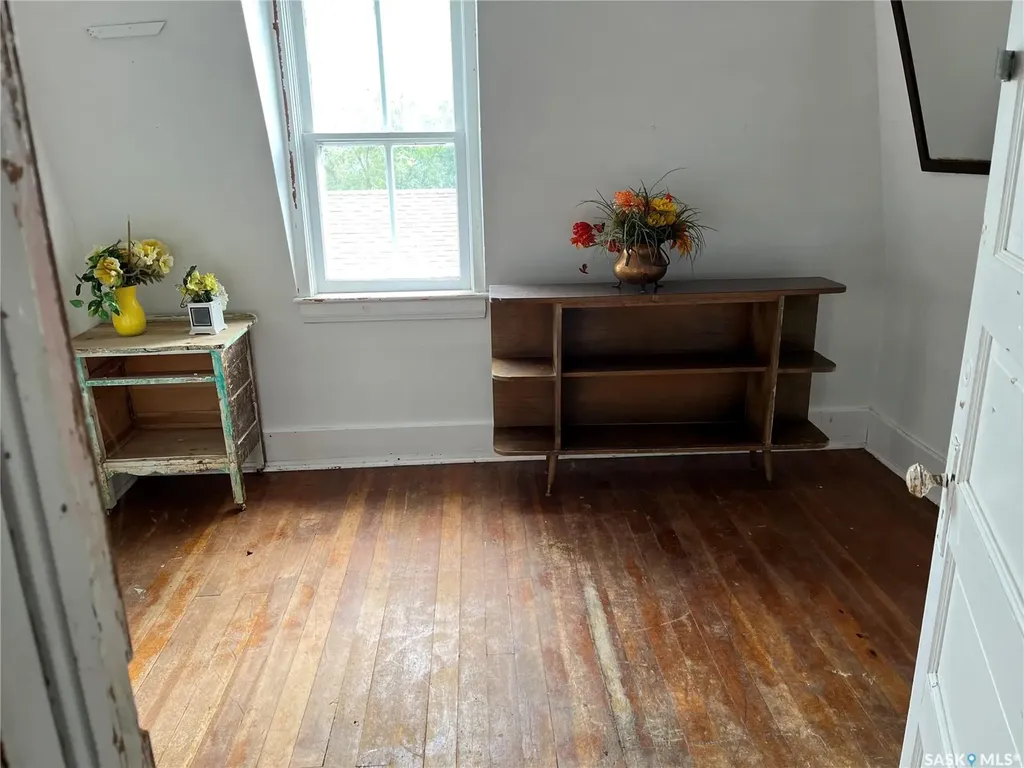 239 4th Avenue W Gravelbourg SK S0H 1X0