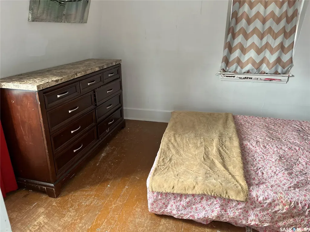 239 4th Avenue W Gravelbourg SK S0H 1X0