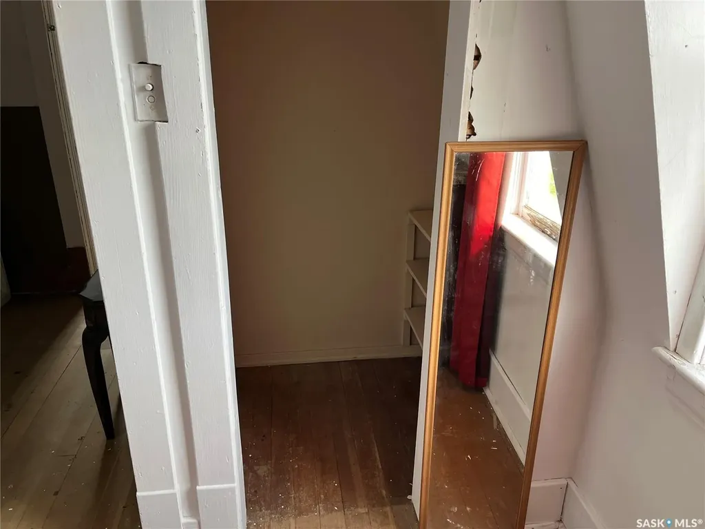 239 4th Avenue W Gravelbourg SK S0H 1X0