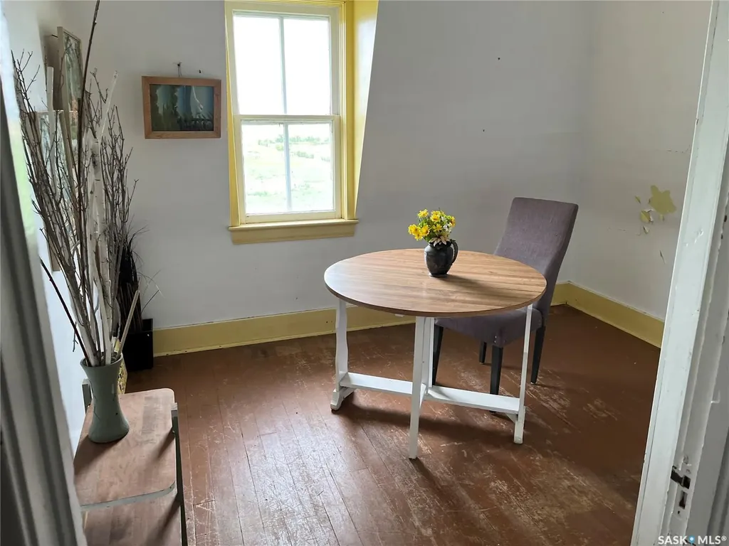 239 4th Avenue W Gravelbourg SK S0H 1X0