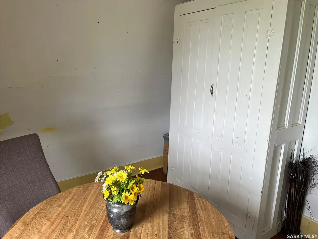 239 4th Avenue W Gravelbourg SK S0H 1X0