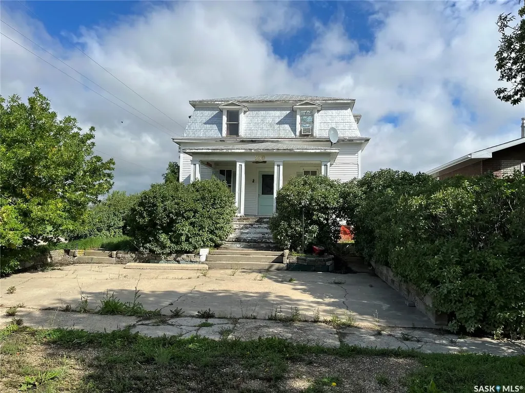 239 4th Avenue W Gravelbourg SK S0H 1X0