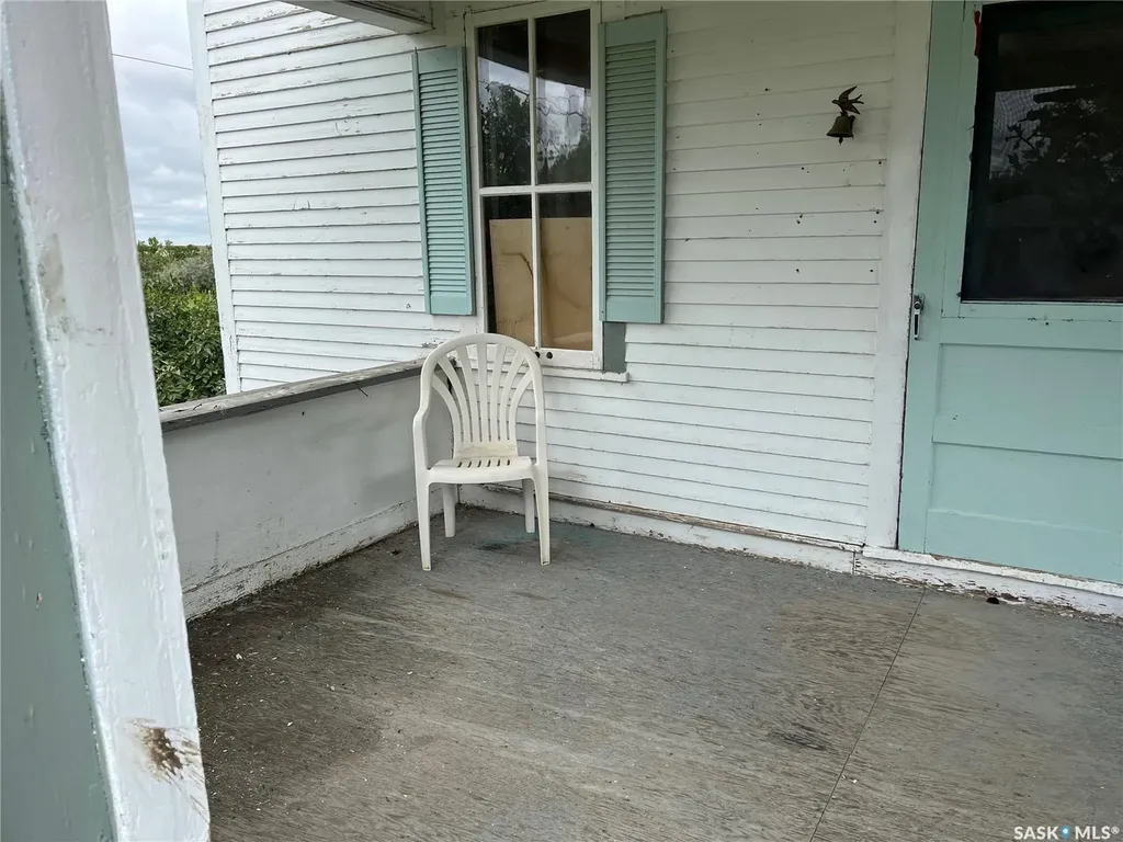 239 4th Avenue W Gravelbourg SK S0H 1X0