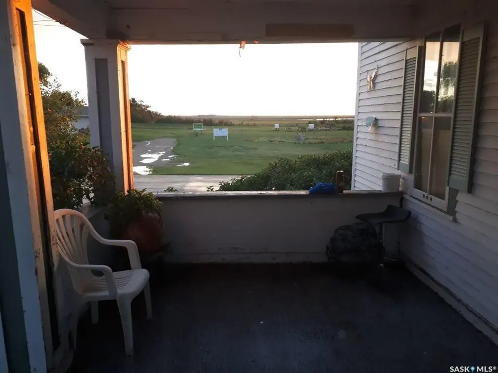 239 4th Avenue W Gravelbourg SK S0H 1X0