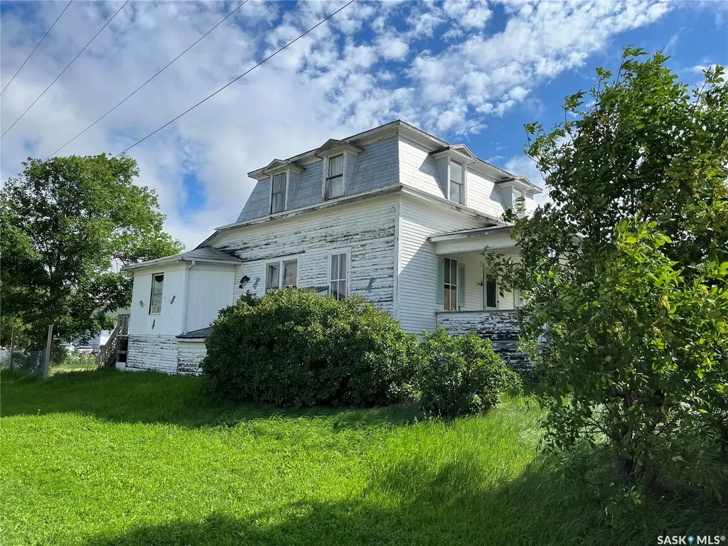 239 4th Avenue W Gravelbourg SK S0H 1X0