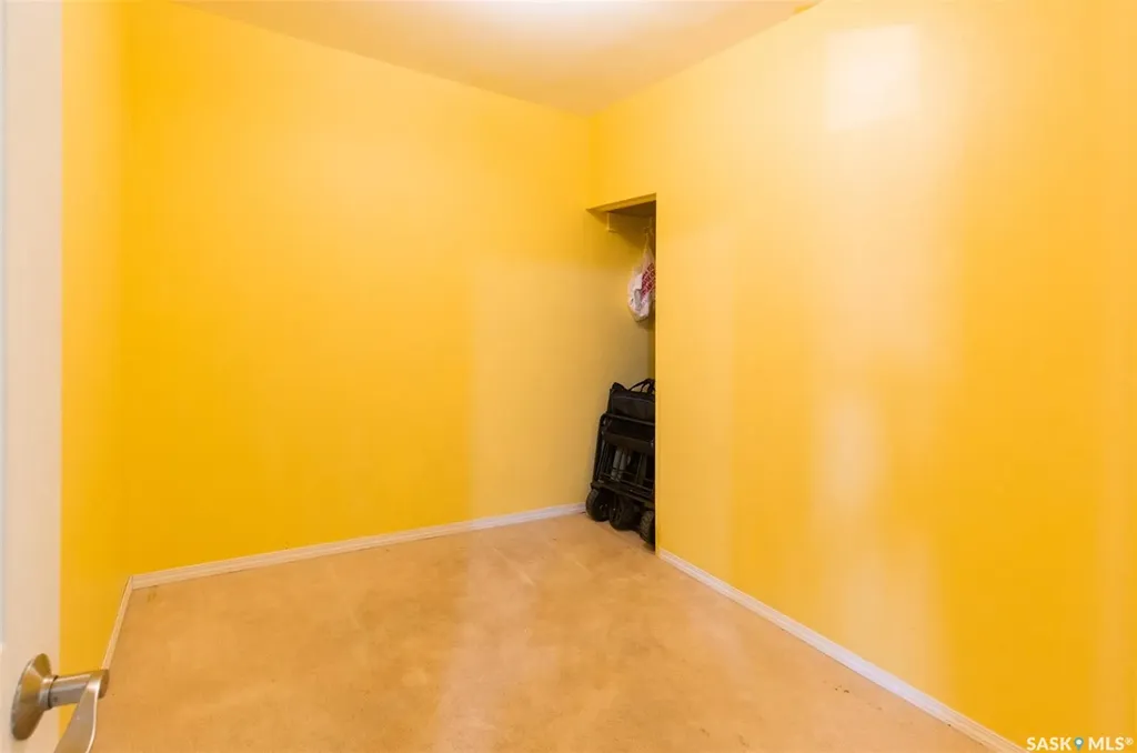 426 Fairford Street W Moose Jaw SK S6H 1W2