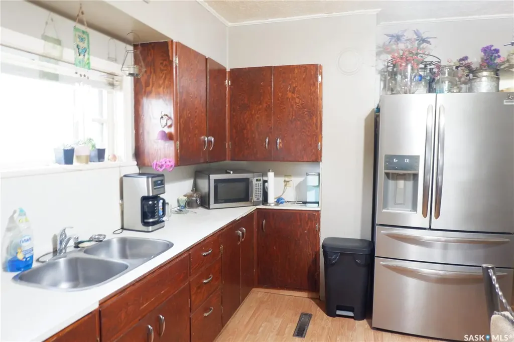 221 7th Avenue W Assiniboia SK S0H 0B0