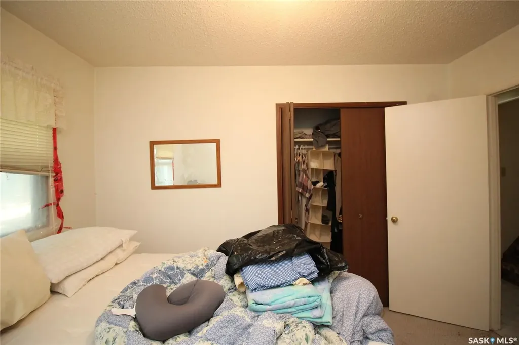 810 2nd Avenue S Simmie SK S0N 2N0