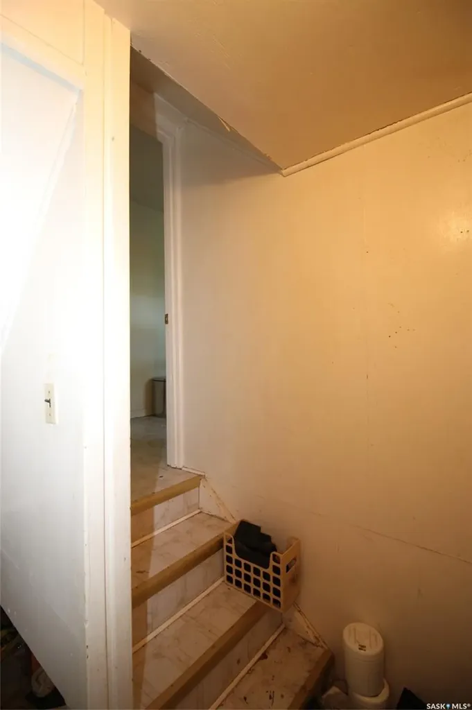 810 2nd Avenue S Simmie SK S0N 2N0