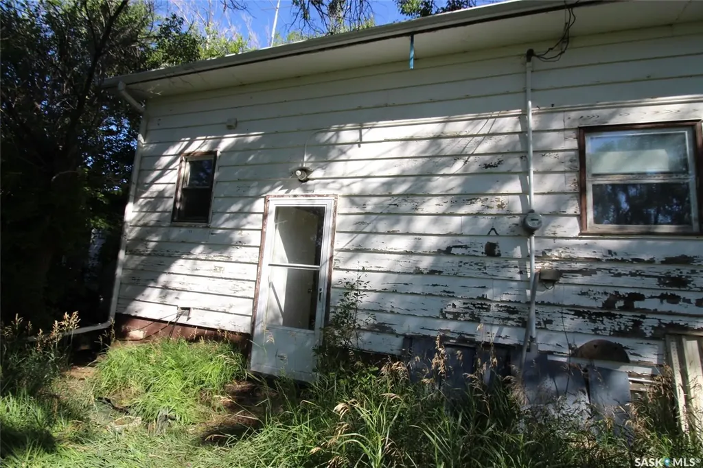 810 2nd Avenue S Simmie SK S0N 2N0