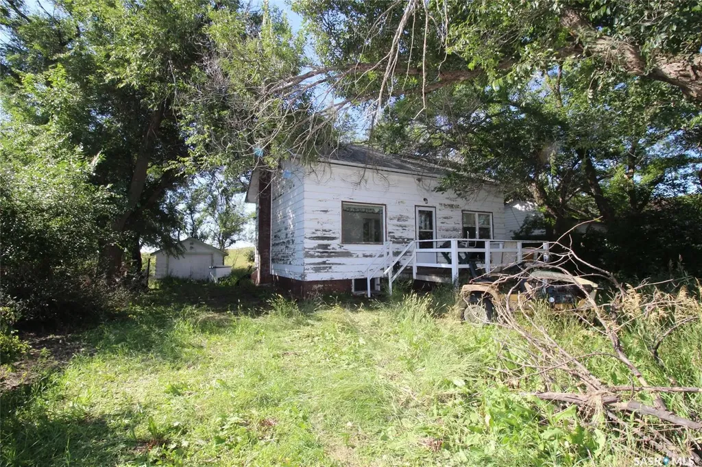 810 2nd Avenue S Simmie SK S0N 2N0