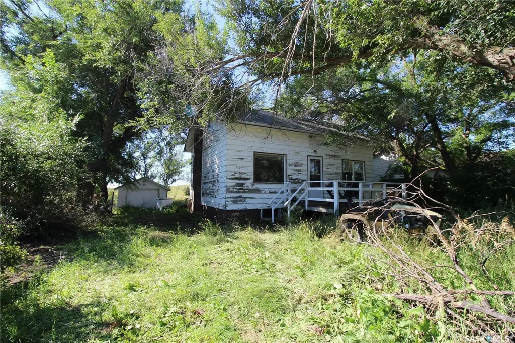 810 2nd Avenue S Simmie SK S0N 2N0