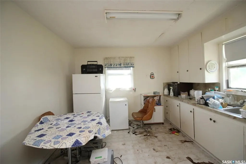 810 2nd Avenue S Simmie SK S0N 2N0
