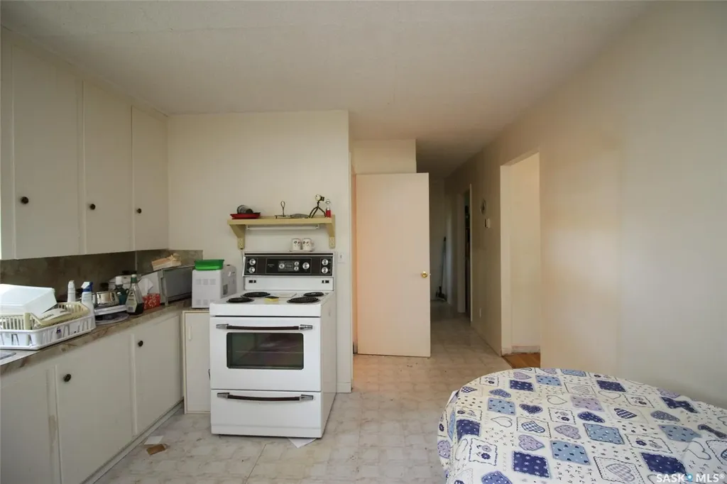 810 2nd Avenue S Simmie SK S0N 2N0