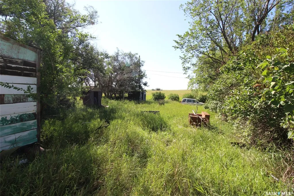 808 2nd Avenue S Simmie SK S0N 2N0