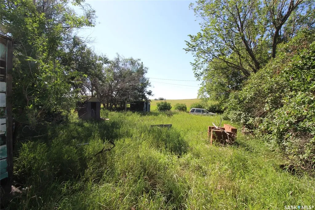 808 2nd Avenue S Simmie SK S0N 2N0